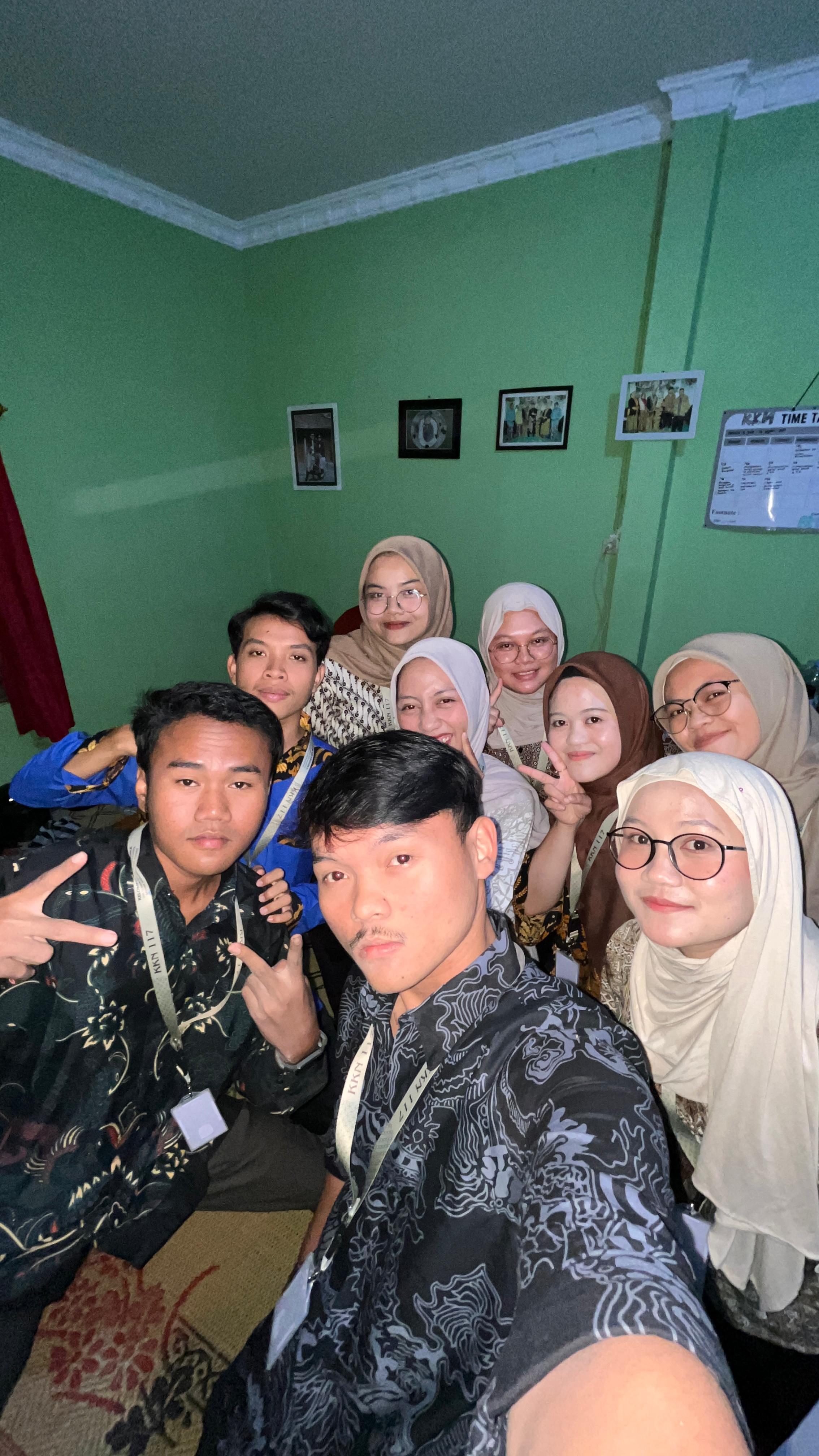 'Kegiatan Kami Minggu ' . 1